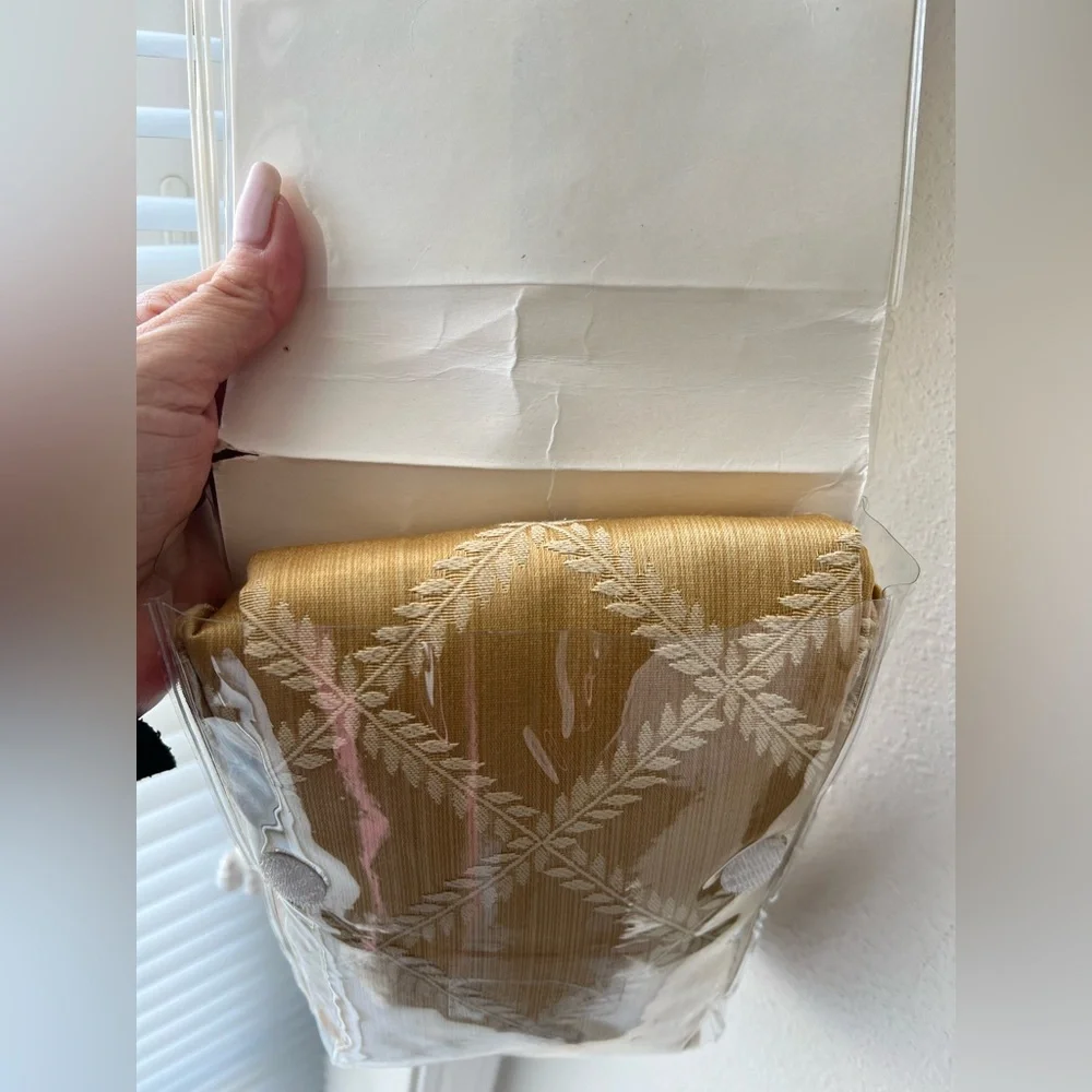 Lenox | Lot Of 3 | Gold Laurel Leaf Dining Room Chair Covers | Universal 42” NIP